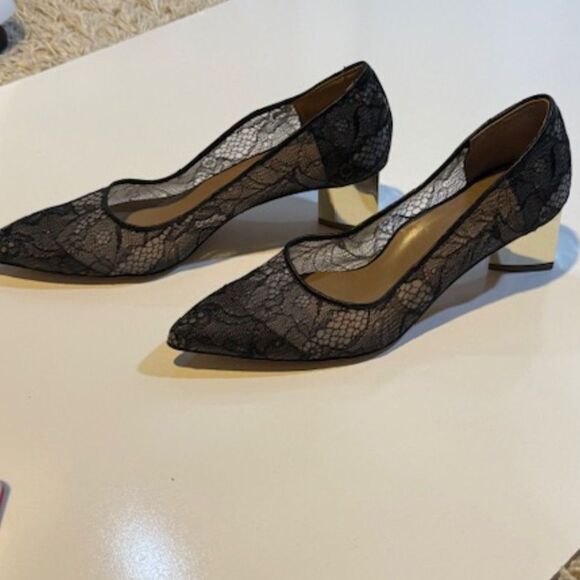 Anyi Lu Black Lace Pointed-Toe Pumps 39.5/9 Italian Leather Couture Comfort - Picture 2 of 5